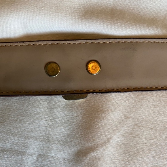 Vintage Faux Croc Dk Brown Brushed Gold Buckle & Conchos Belt, Small, Like New - Picture 9 of 9